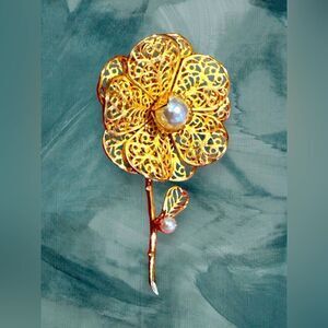 Gold filagree flower pin pearl 2” x 3.75”pearl center